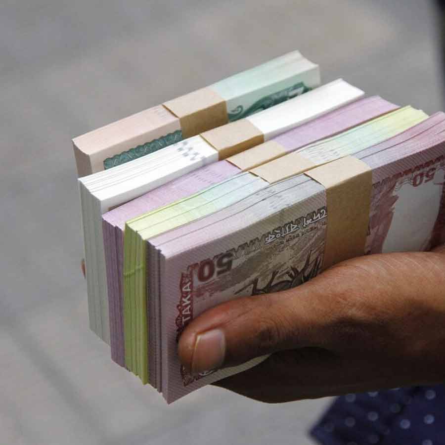 India rupee becomes Asia’s worst performing currency which may fall 90 in respect to US dollar 