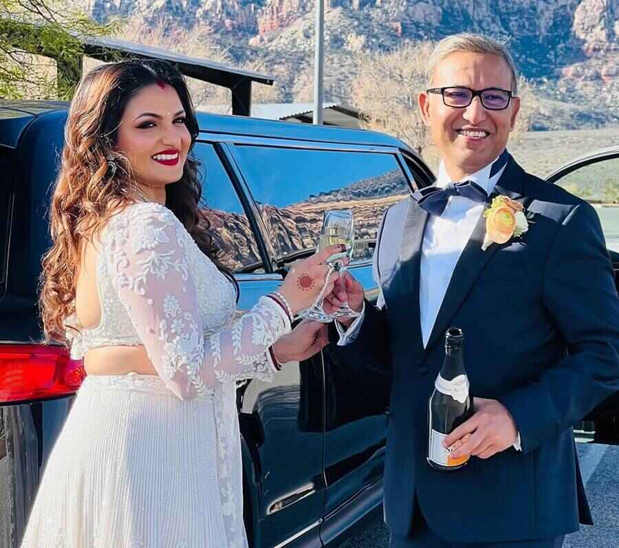 বিয়ের পর তনুশ্রী-সুজিত।