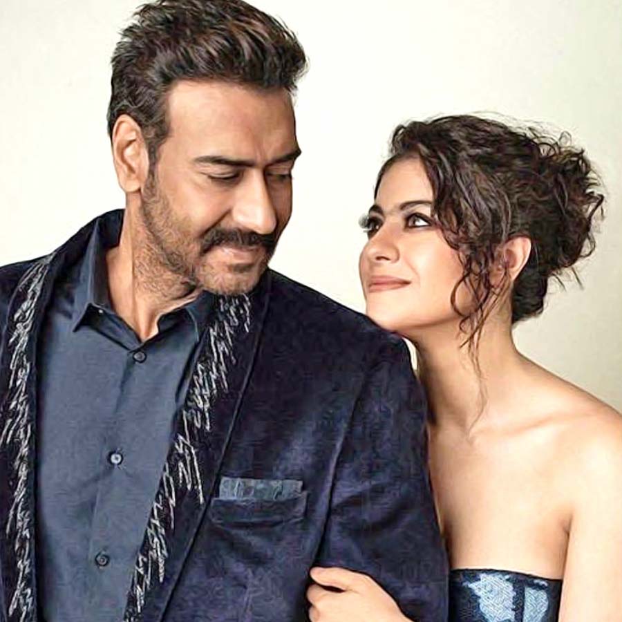 Ajay Devgn Falunts Love with Kajol Actor make complaint dgtl