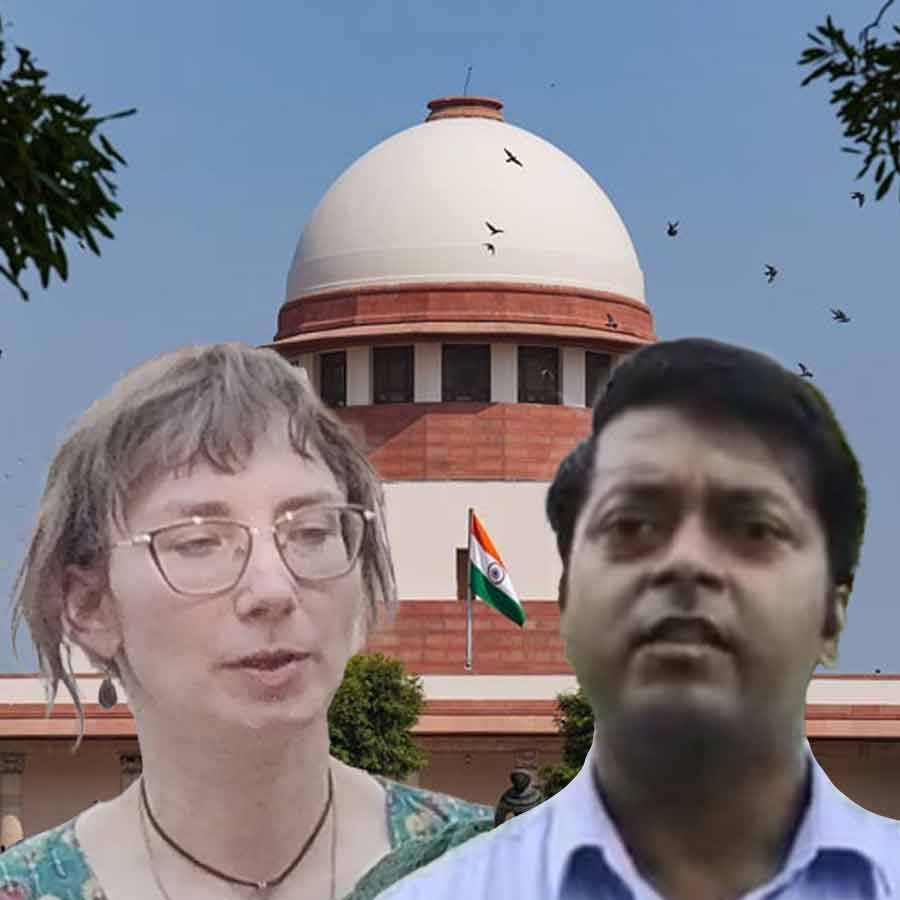 Supreme Court has ordered the Indian Embassy in Moscow to coordinate with the Russian Investigative Committee to locate the Russian Woman and her five-year-old son