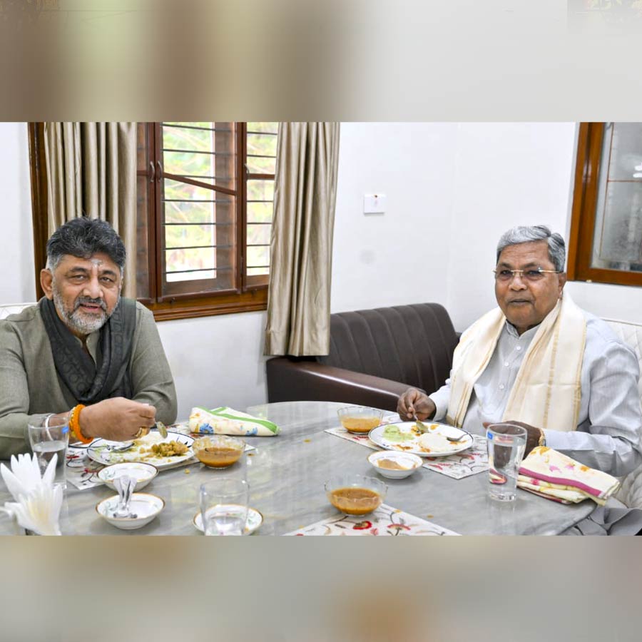 Amid power tussle in Karnataka CM Siddaramaiah hosts Deputy CM Shivakumar for breakfast dgtl