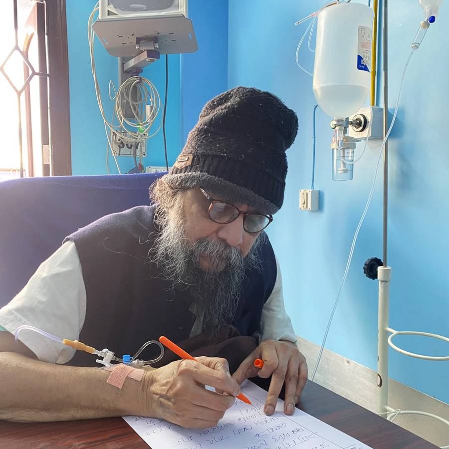 ভাল আছেন কবি জয় গোস্বামী।