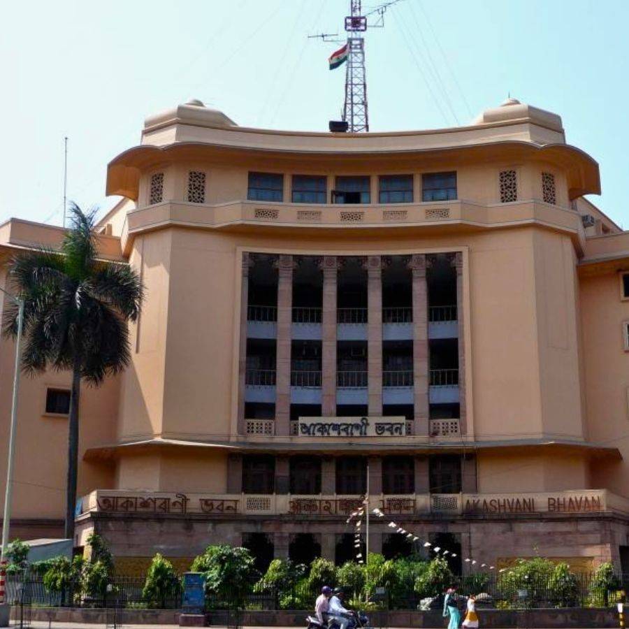 Akashvani Kolkata is looking for Post Graduates of Journalism and Mass Media in Part Time Correspondent role Dgtl