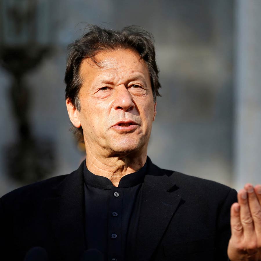 Imran Khan’s private life revealed by his ex-wife Reham Khan makes new controversy in Pakistan