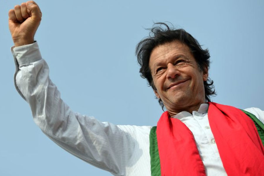 Imran Khan’s private life revealed by his ex-wife Reham Khan makes new controversy in Pakistan