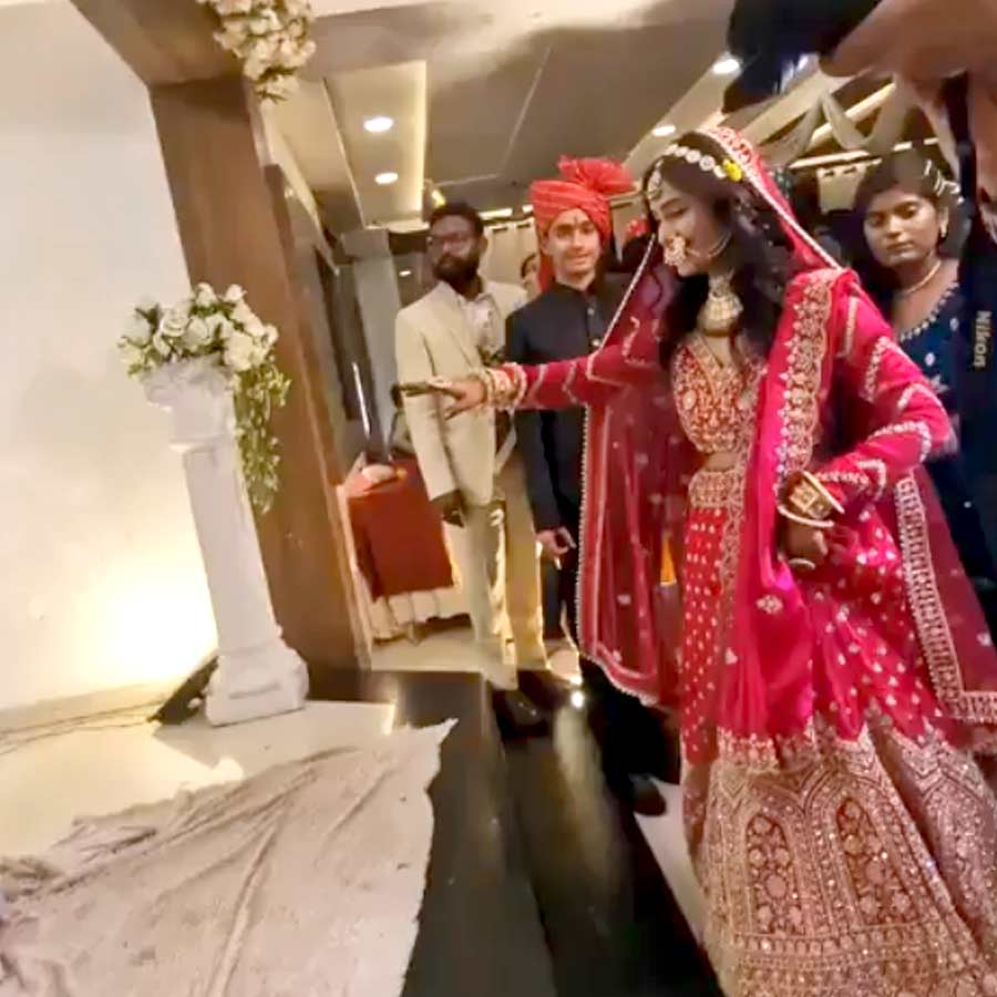 Newlywed couple from Madhya Pradesh faces backlash in internet for Skin Colour, sparks debate