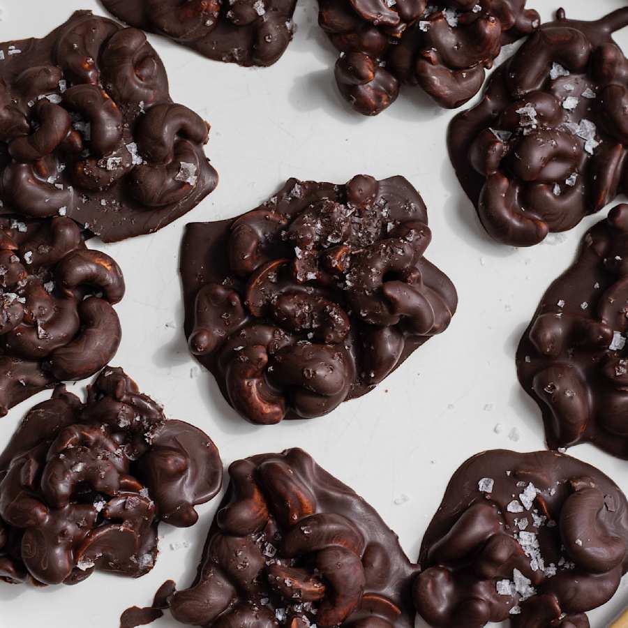 ডায়াবিটিস হলেও নিশ্চিন্তি খাওয়া যাবে। ক্ষতির বদলে লাভ হবে। মিষ্টি বা স্ন্যাক্সের চাহিদাপূরণে বেছে নেবেন কোন খাবার।