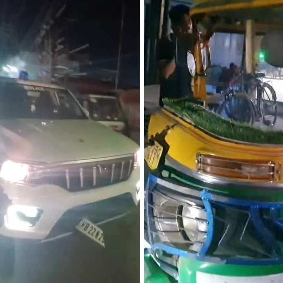 Auto and car of police super office collide in Basirhat dgtld