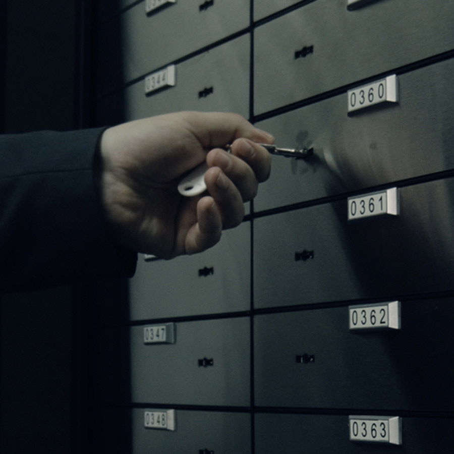 Searches have begun in the lockers of health workers in hospitals of Kashmir after the Delhi Blast case