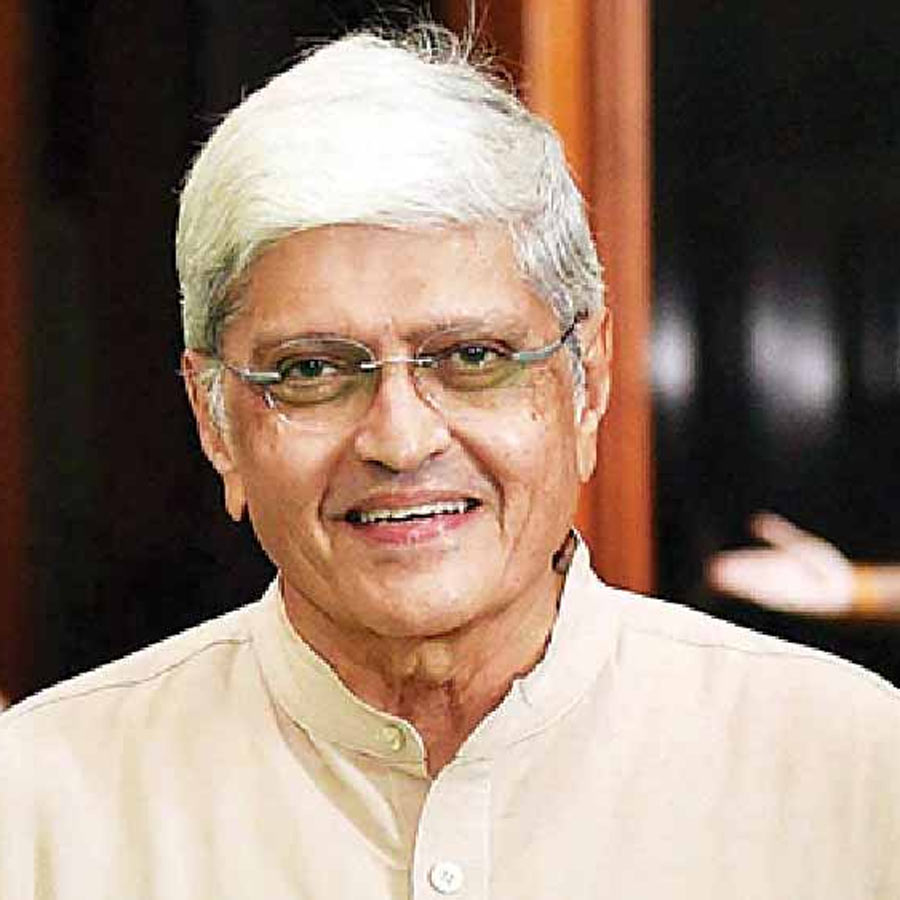 Former West Bengal Governor Gopalkrishna Gandhi said that the boundaries between truth and falsehood are gradually blurring