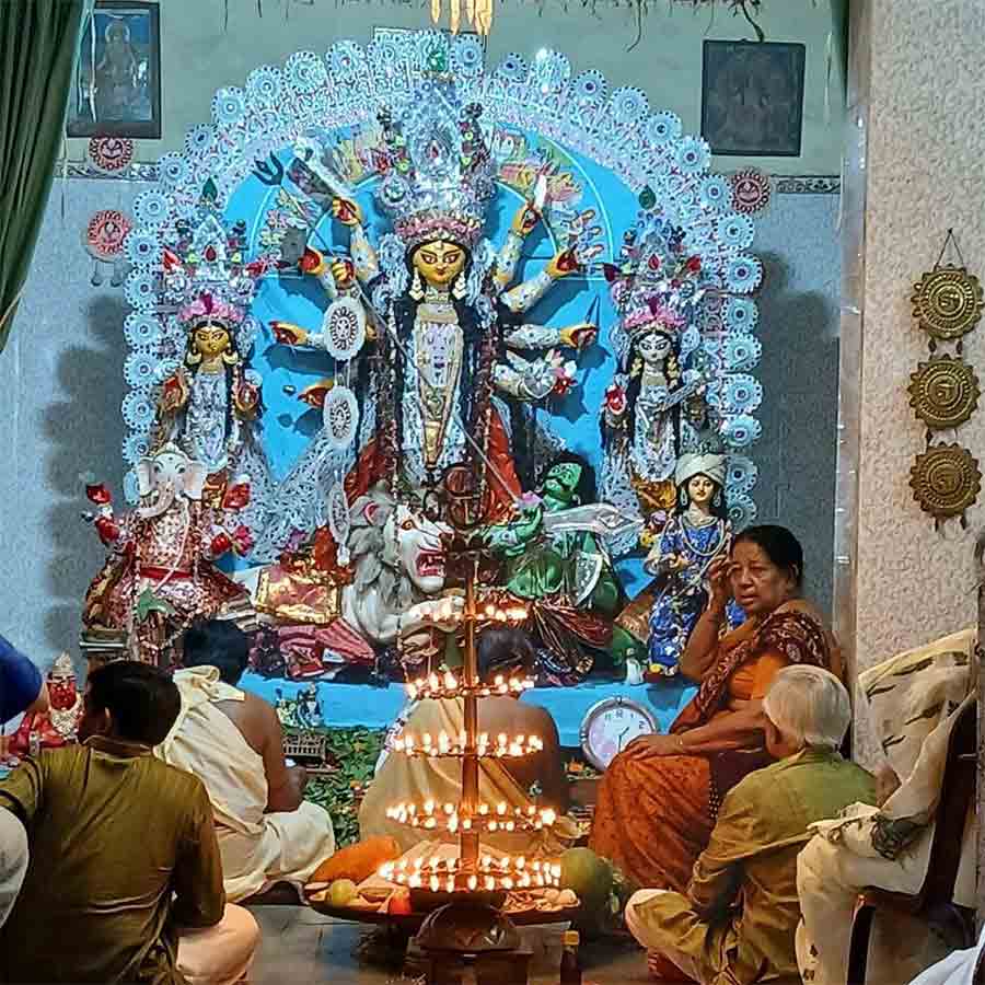 গড়িয়া রথতলা সরকার বাড়ির পুজোর মুহূর্ত। 