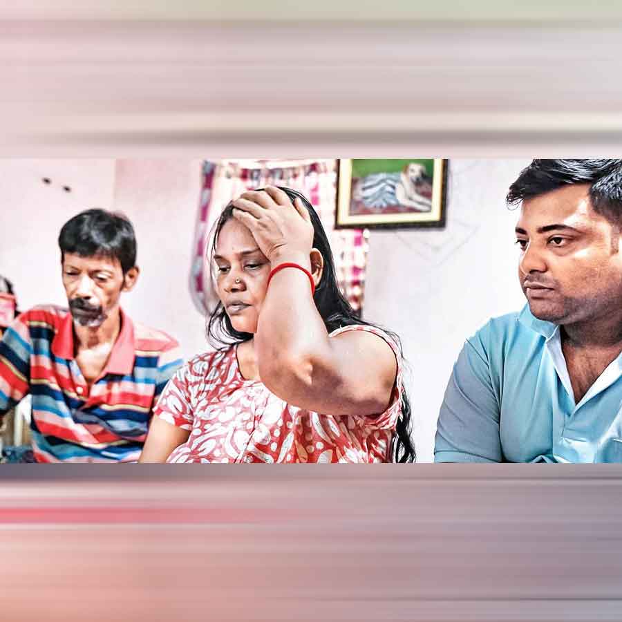 Report on the family of Shubha Pramanik, who died after being electrocuted