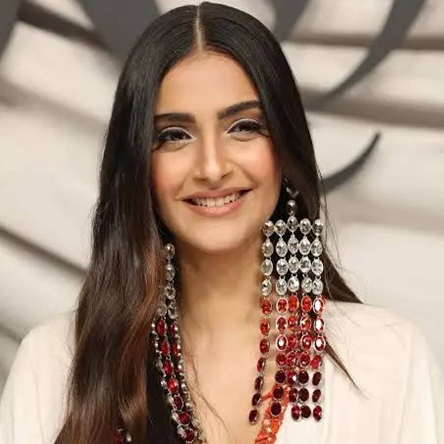 Sonam Kapoor Expecting Her Second Baby Very Soon dgtl