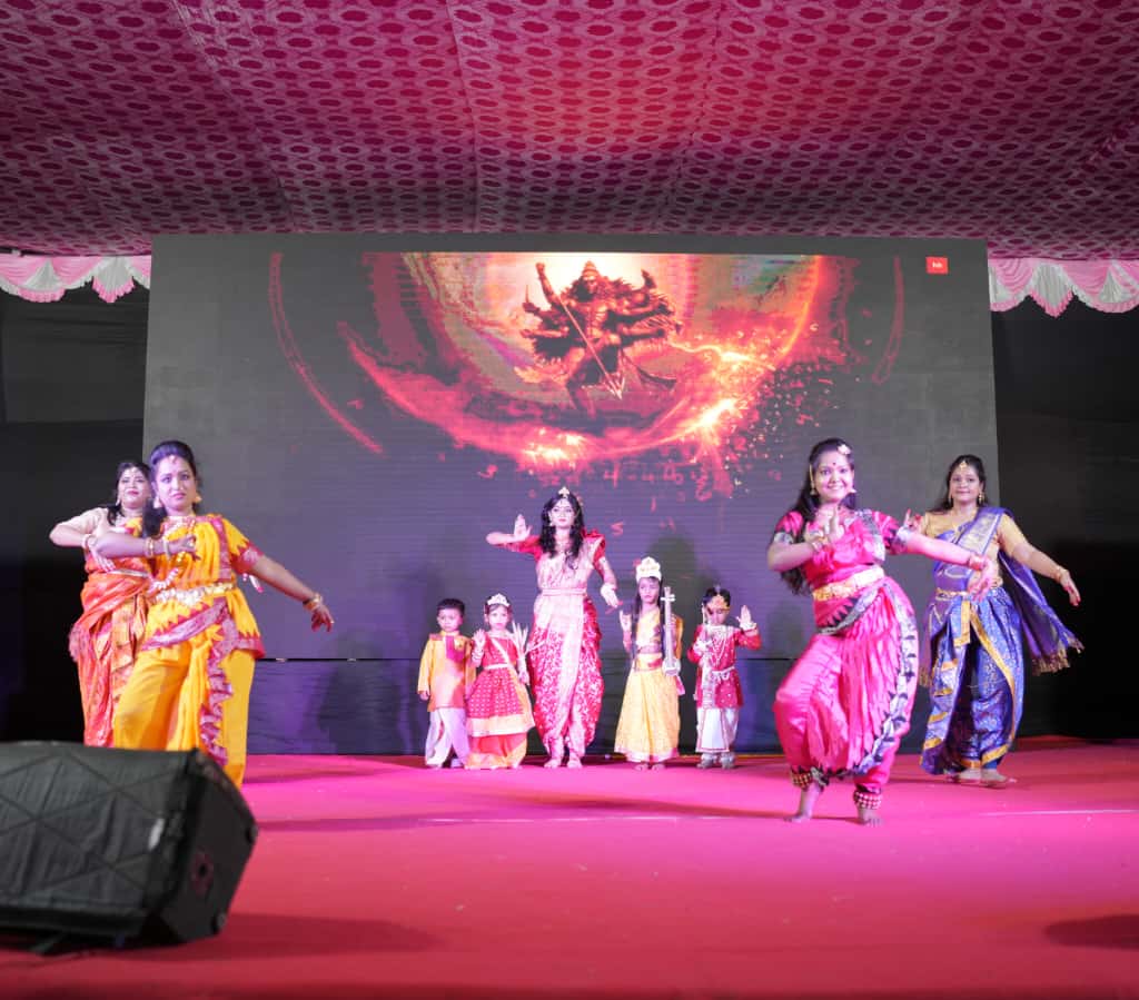 পুনেতে সব মিলিয়ে প্রায় ৬২টি পুজো হয়, তার অন্যতম হল এই কল্পতরু কালচারাল অ্যাসোসিয়েশনের পুজো। 