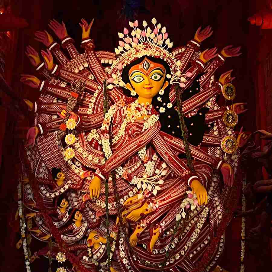 Durga Puja 2025 Nalin Sarkar Street Pandal designed by Sanatan Dinda dgtl
