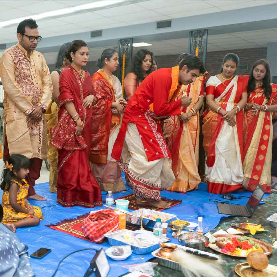 ফ্লরিডায় ‘আহ্বান বেঙ্গলি অ্যাসোসিয়েশন অফ গ্রেটার অরল্যান্ডো দুর্গাপূজা’-র আসর।