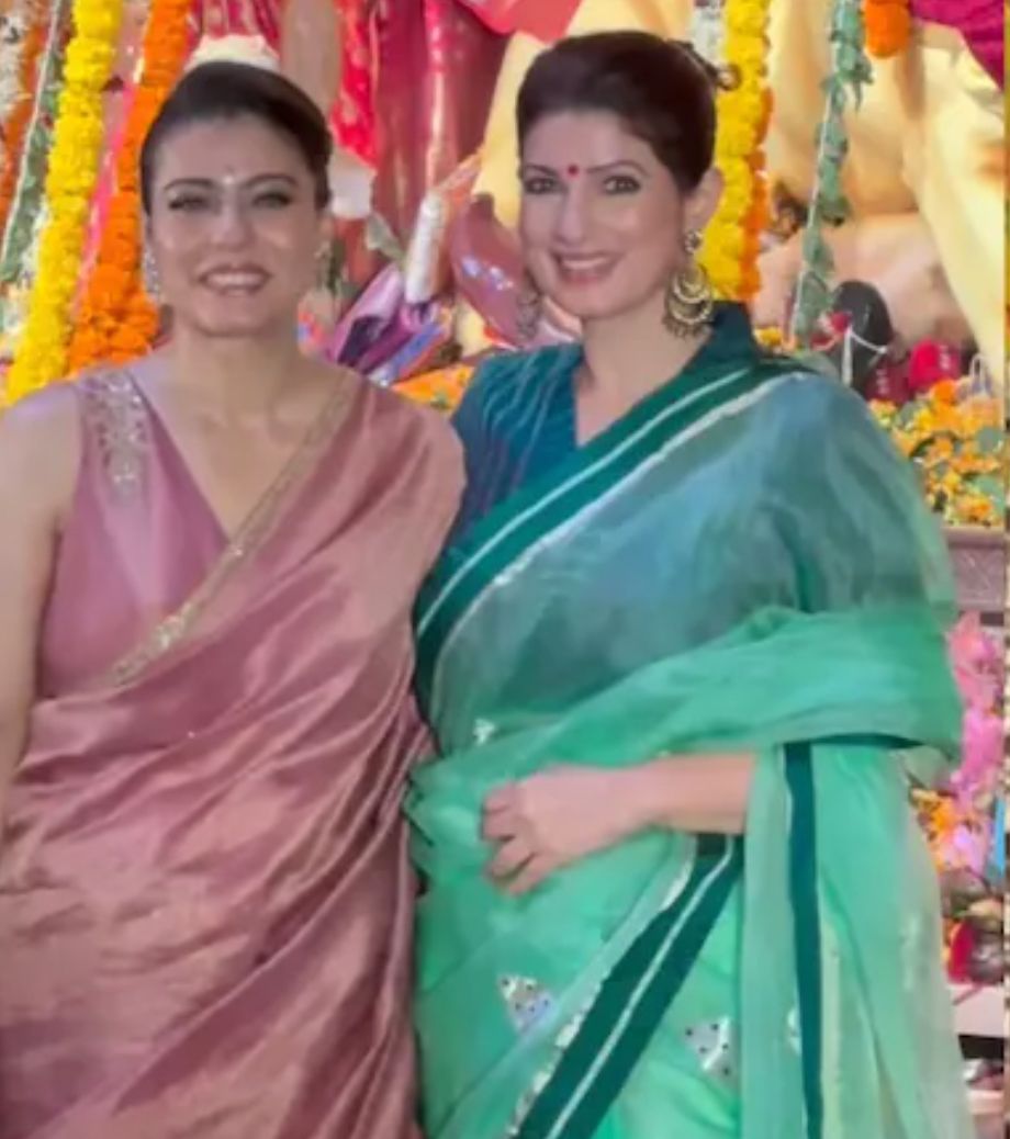 প্যান্ডেলের ভেতরে আরেক ছবি ক্যামেরাবন্দি— এক সঙ্গে বসে আড্ডায় কাজল, টুইঙ্কল খন্না, রানী মুখার্জি আর জয়া বচ্চন। 