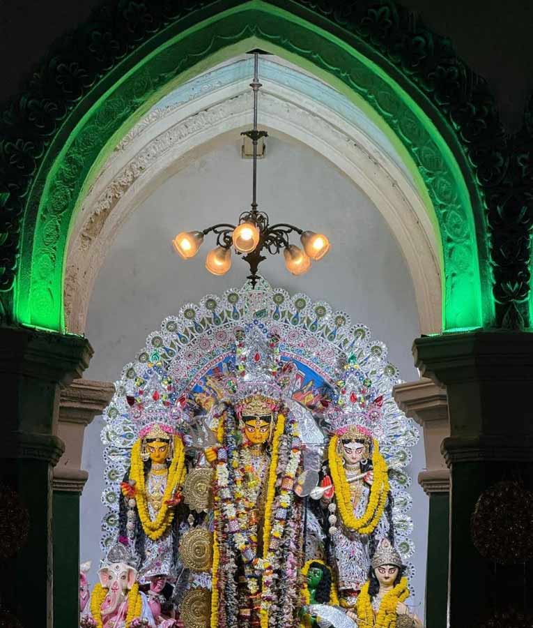 ২৬৭ বছরের ঐতিহ্য ভবানীপুর মিত্র বাড়ির দুর্গোৎসব।