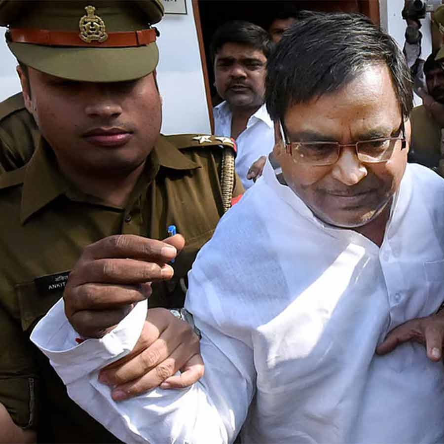 Former Uttar Pradesh Minister and Samajwadi Party leader Gayatri Prajapati injured during attack in jail, hospitalized dgtl