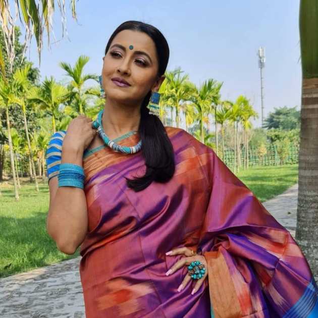 Actress aka MP rachana banerjee couldn’t able to control her cravings had phuchka dgtl