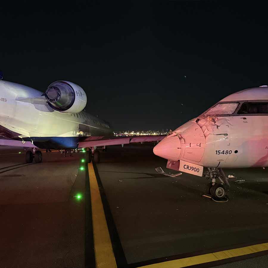 Two flights collide at New York LaGuardia Airport dgtl