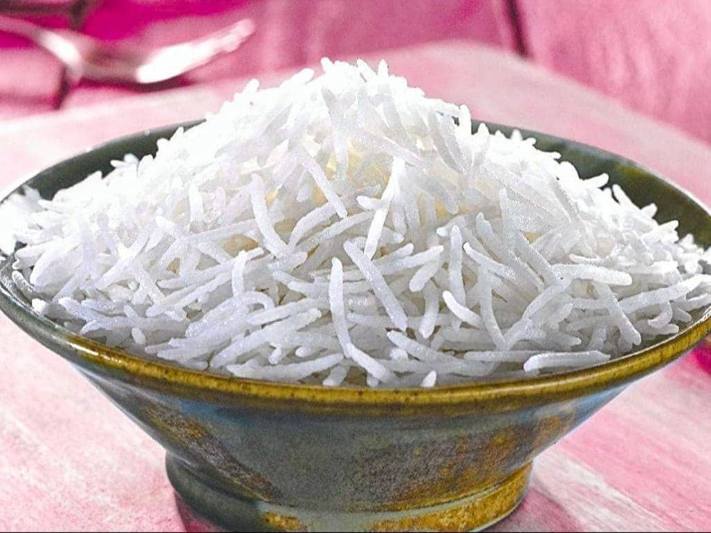  ষষ্ঠীর সন্ধ্যায় অন্ন ভোগের সঙ্গে থাকে সাত রকমের ভাজা, ডাল, কুমড়ো, কচু ও পুঁই শাকের তরকারি। সঙ্গে পায়েস ও চাটনি। এই একই ভোগ নিবেদন করা হয় সপ্তমী ও নবমীতে। 