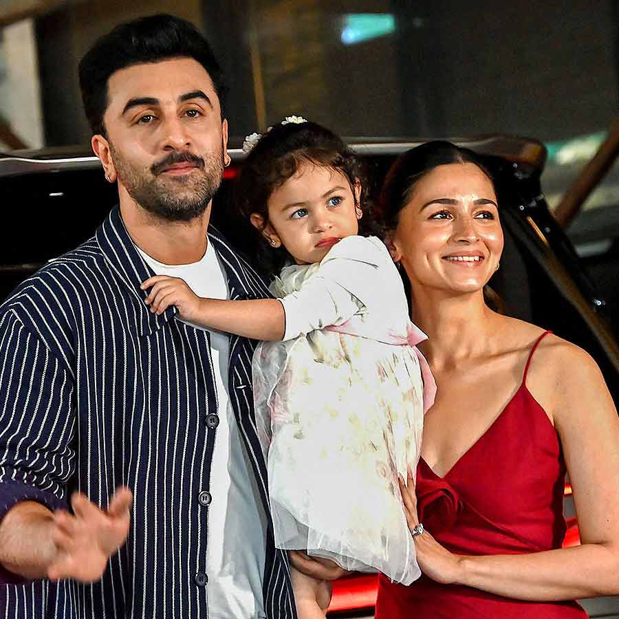 Alia bhatt revealed that Ranbir kapoor is over protective about Raha kapoor dgtl
