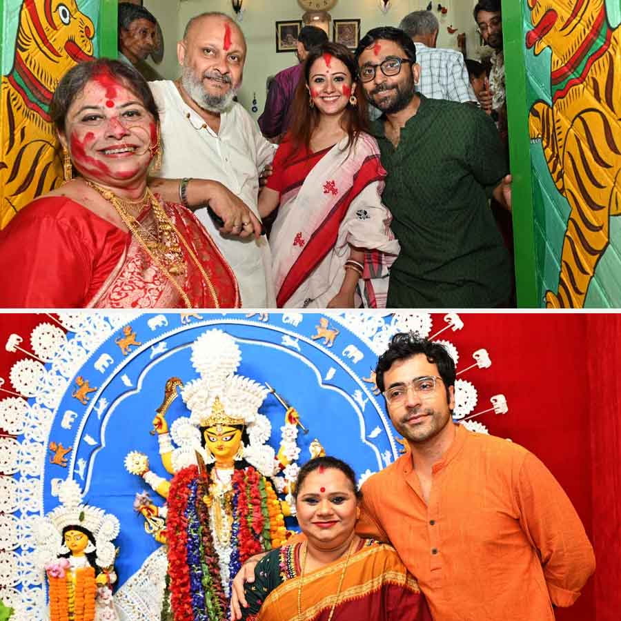 স্বামী অভিমন্যু মুখোপাধ্যায়কে সঙ্গে নিয়ে কুন্ডুদের বাড়ির পুজোয় মানালি দে। সস্ত্রীক সিঁদুর খেলতে এলেন আবীর চট্টোপাধ্যায়।