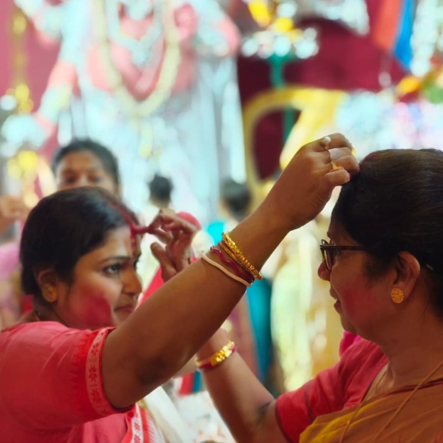 Live update of pandel hopping and Immersion of Durga idol in Dashami