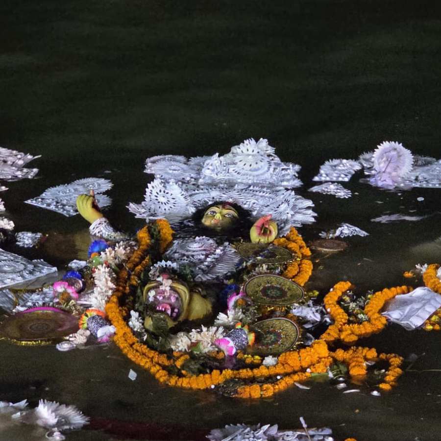 Live update of pandel hopping and Immersion of Durga idol in Dashami