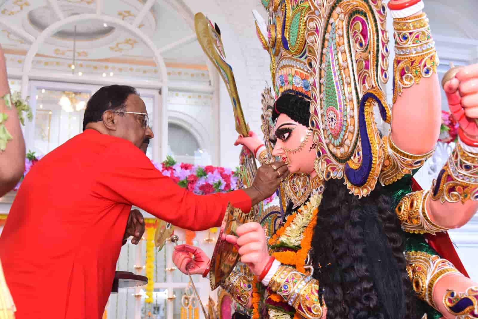 প্রতি মুহুর্তেরই সাক্ষী ছিলেন ‘মুখরোচক’-এর সর্বময় কর্তা প্রণব চন্দ্র।