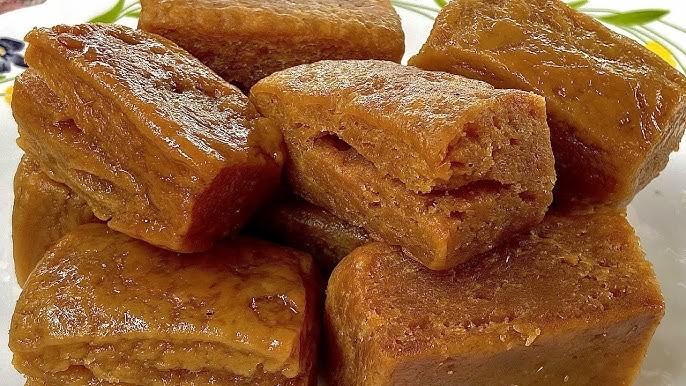 এর পরে ময়ানের সঙ্গে সামান্য জল মিশিয়ে একটি শক্ত মণ্ড তৈরি করুন। খেয়াল রাখবেন, তা যেন নরম না হয়। ময়দার মণ্ড শক্ত হলে গজা তেলে ছাড়ার পরে ভেঙে যাবে না এবং গজার ভিতরে স্তর তৈরি হবে। মণ্ড তৈরি হলে ভিজে কাপড় দিয়ে ঢেকে অন্তত ৩০ মিনিটের জন্য রেখে দিন।