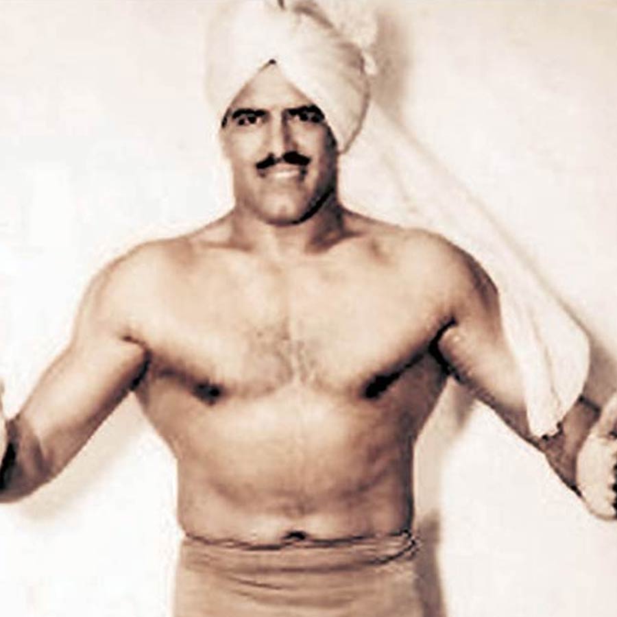 Bollywood actor wrestler Dara Singh got married at 14 and fell in love with Mumtaz, blamed industry for break up