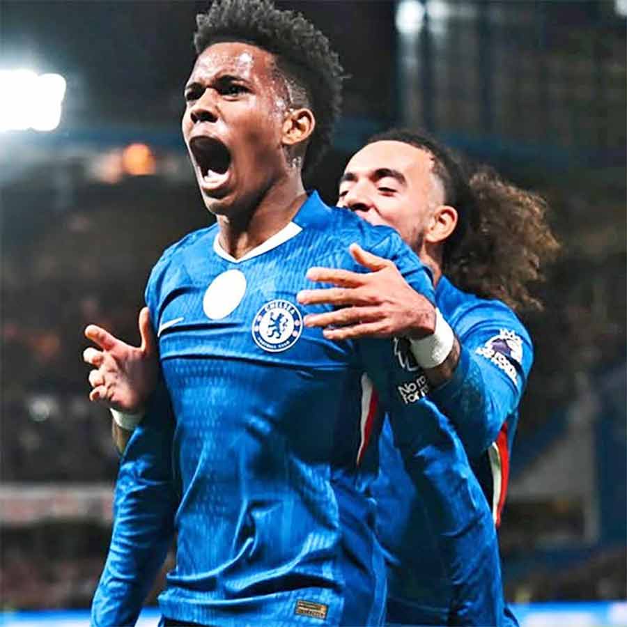 Chelsea won in the last minute against Liverpool in the English Premier League on Saturday