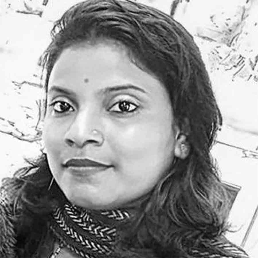 One woman died in a road accident on Sarat Bose Road