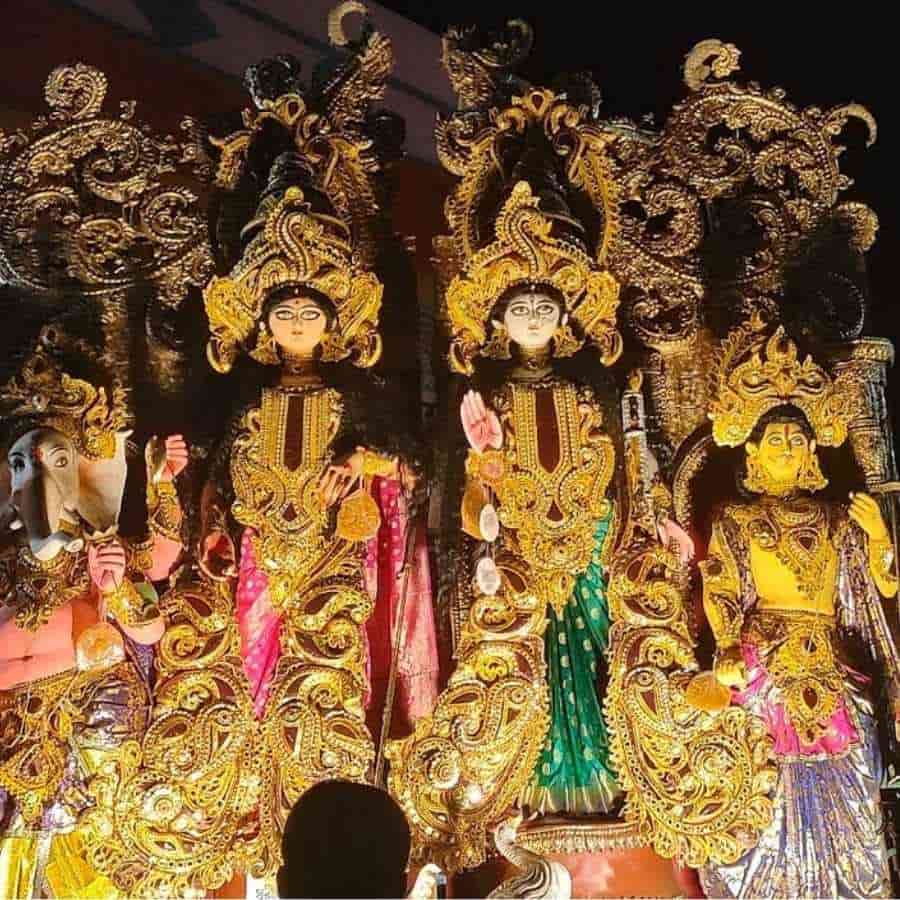 বটতলা থেকে গোলকুঁয়াচক পর্যন্ত এই শোভাযাত্রা চলে। সেখানেই রবীন্দ্রনগর, বিবিগঞ্জ, পুলিশ লাইনস হাউজ়িং, রাঙামাটি, সুজাগঞ্জ, ইত্যাদি পুজো কমিটি তাঁদের বিভিন্ন থিম যেমন ডেঙ্গি সচেতনতা, নারীশক্তির জয়গান, জলদূষণ তুলে ধরে। 