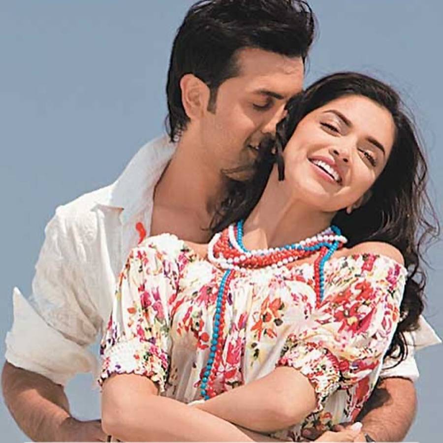 Netizens Want Ranbir Kapoor & Deepika PadukoneTo Do A Film Together dgtl