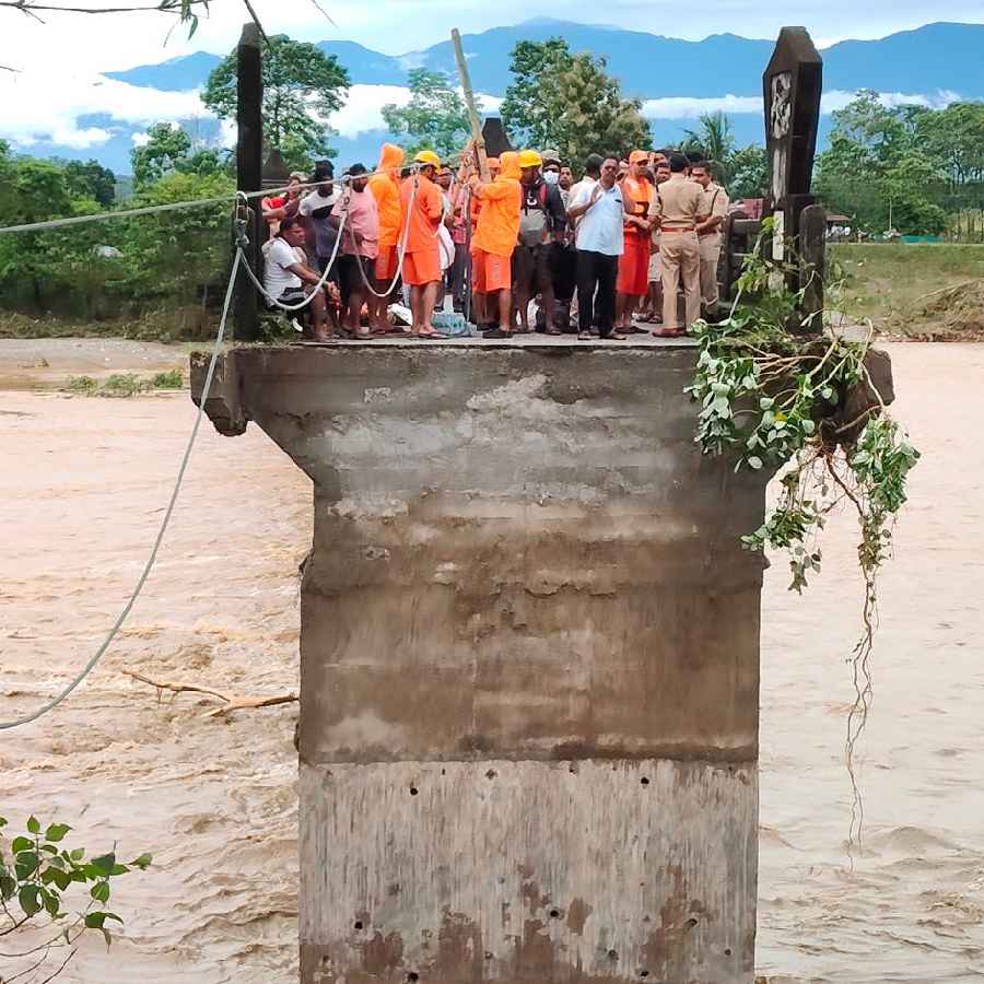 How much rain caused this kind of disaster in Darjeeling dgtl