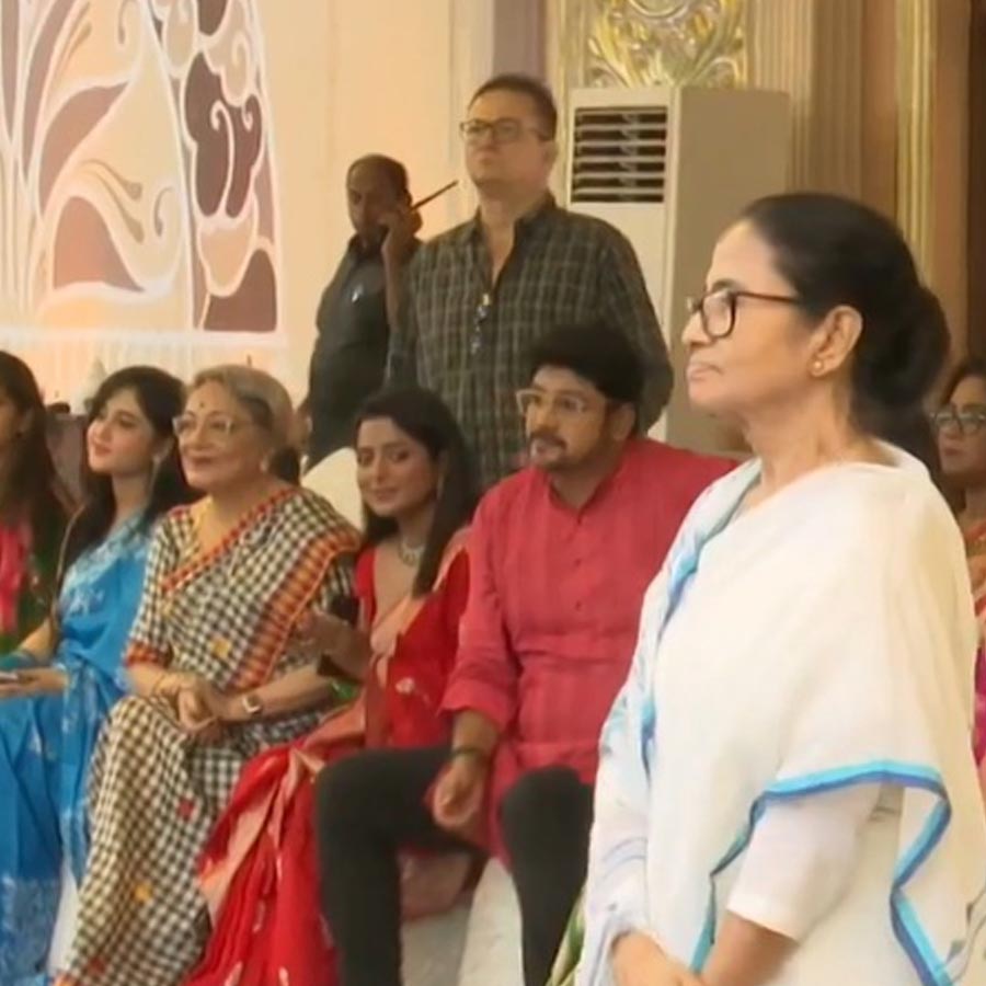 নয় বছরে পা দিল রেড রোড কার্নিভাল।