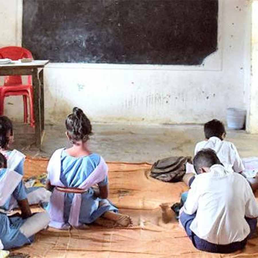 It is incomprehensible why the state government does not collect class-wise student population data in private schools