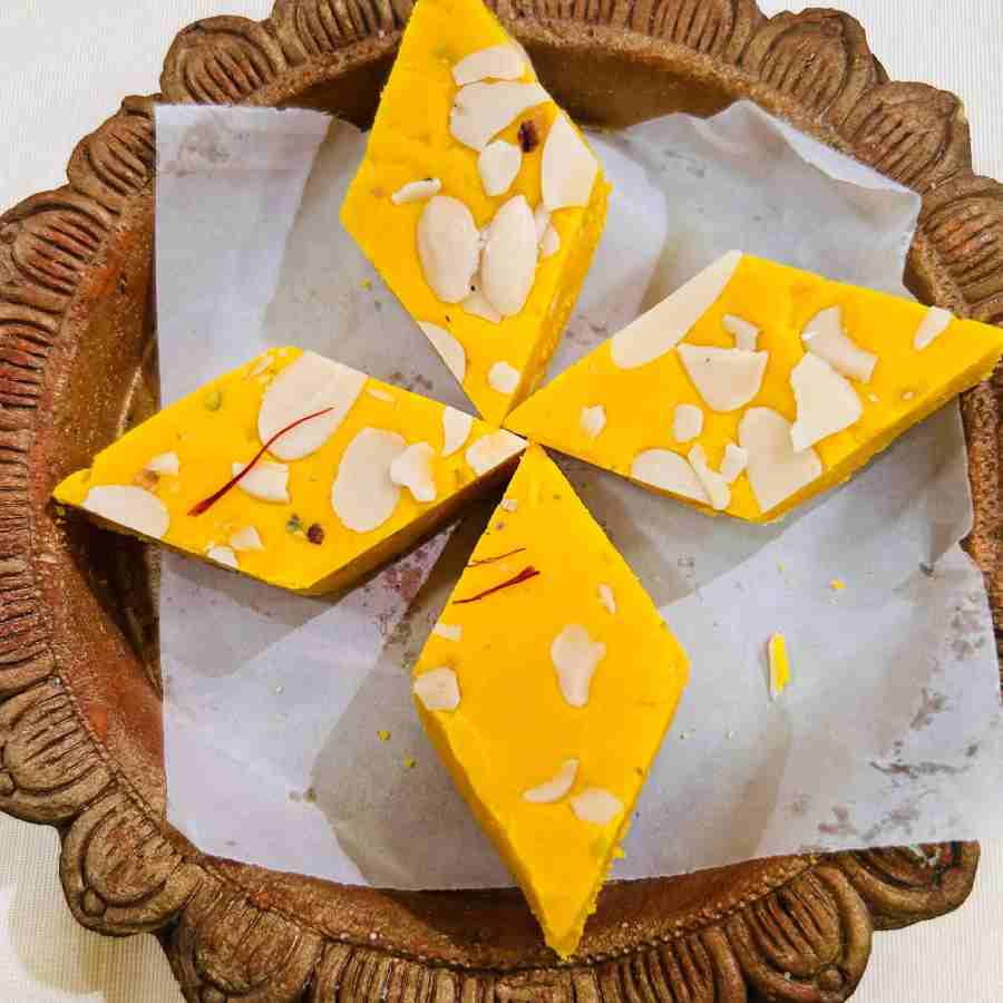 ক্ষীরের বরফি।