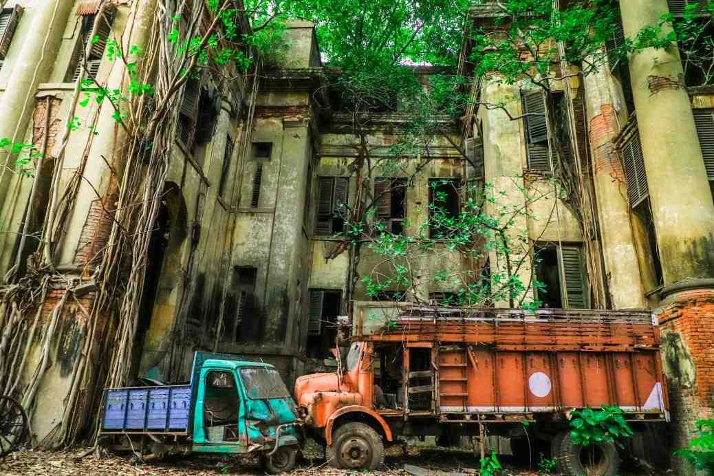 এরও পরে ডাফ কলেজের ভবনটি এক সময়ে বিক্রি করে দেওয়া হয় এবং ১৯২০-র দশকে এটি জোড়াবাগান থানা হিসাবে ব্যবহার করা শুরু হয়। সেই সময়ে ব্রিটিশ পুলিশের কুখ্যাত অফিসার চার্লস টেগার্ট এই থানার প্রধান ছিলেন।