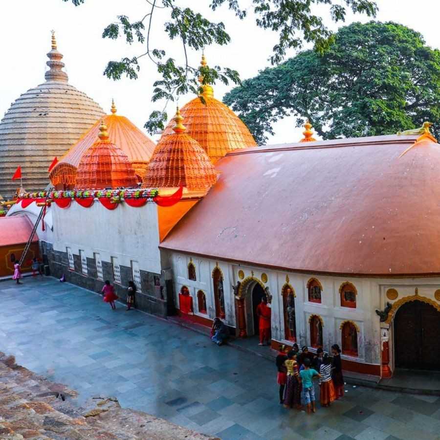 অসমের কামাখ্যা মন্দির শুধুমাত্র ৫১ সতীপীঠের অন্যতম নয়, এটি তন্ত্র সাধনারও অন্যতম স্থান। 