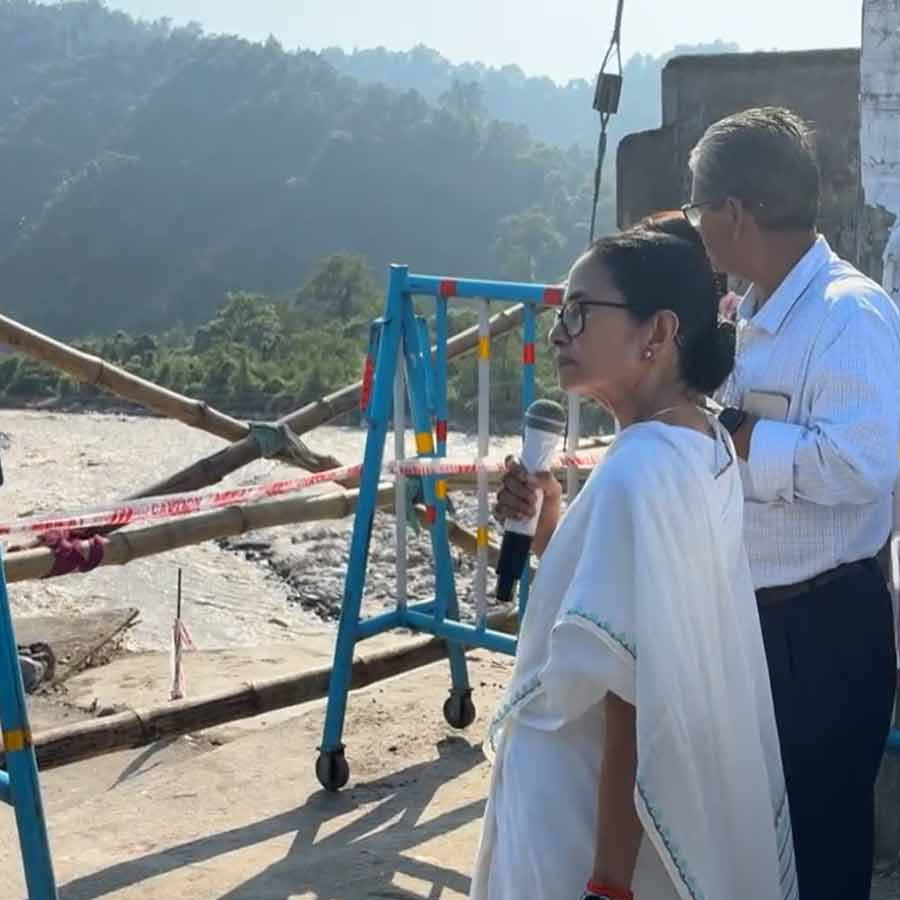 West Bengal CM Mamata Banerjee visits affected areas of Mirik in Darjeeling Hills dgtl
