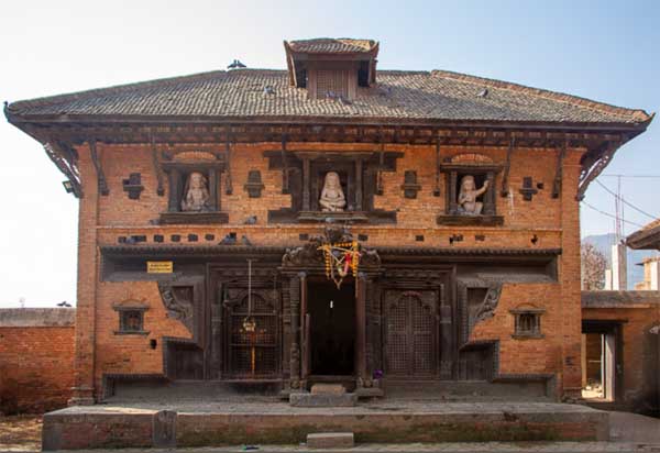 এ ছাড়াও, কাঠমান্ডু থেকে কিছুটা দূরে কাভরেপালাঞ্চোক জেলার পানৌটি শহরে একটি প্রাচীন ও স্বতন্ত্র উন্মত্ত ভৈরব মন্দির রয়েছে।