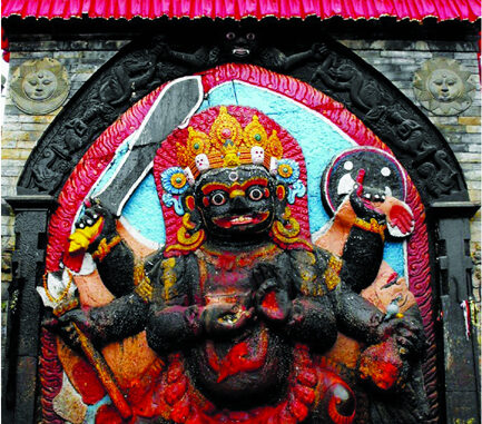 প্রসঙ্গত, 'উন্মত্ত' শব্দের আক্ষরিক অর্থ হল - 'নিয়ন্ত্রণহীন'। এই রূপটি প্রতীকী ভাবে সমস্ত বন্ধন ও পার্থিব নিয়ন্ত্রণের ঊর্ধ্বে। এবং এটি মুক্তি ও সর্বোচ্চ কামনা শক্তিকে নির্দেশ করে। (‘আনন্দ উৎসব ২০২৫’-এর সাফল্যের নেপথ্যে রয়েছেন একাধিক সহযোগী। প্রেজ়েন্টিং পার্টনার ‘মারুতি সুজ়ুকি অ্যারেনা’। অন্যান্য সহযোগীরা হলেন ওয়েডিং পার্টনার ‘এবিপি ওয়ানস্টপ ওয়েডিং’, ফ্যাশন পার্টনার ‘কসমো বাজ়ার’, নলেজ পার্টনার ‘টেকনো ইন্ডিয়া ইউনিভার্সিটি’, ব্যাঙ্কিং পার্টনার ‘ইউনিয়ন ব্যাঙ্ক অফ ইন্ডিয়া’, কমফোর্ট পার্টনার ‘কার্লন’)। (এই প্রতিবেদনটি ‘আনন্দ উৎসব’ ফিচারের একটি অংশ)।