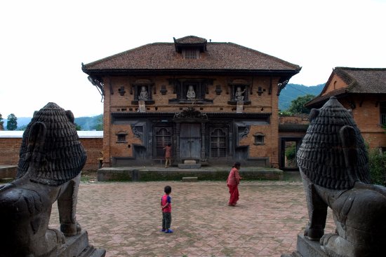 এটি একটি ঐতিহ্যবাহী নেপালি স্থাপত্যশৈলীতে নির্মিত মন্দির। বহু শতাব্দী প্রাচীন এই মন্দিরটি কাঠের তৈরি। 