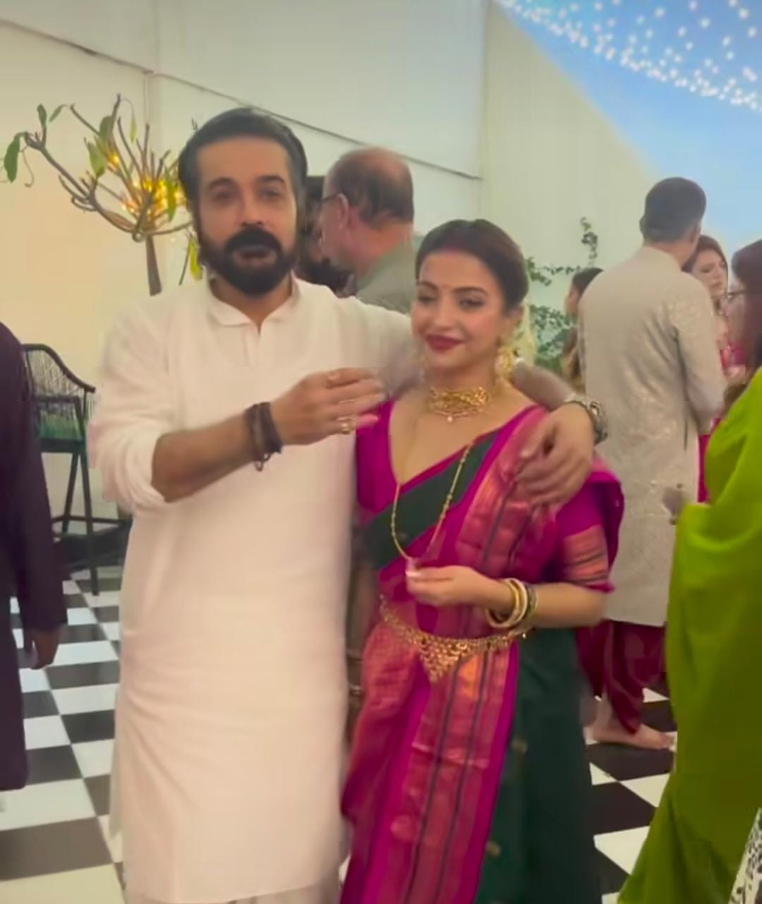 প্রসেনজিৎ চট্টোপাধ্যায়ও এ দিন এসেছিলেন সোহমের বাড়ির পুজোয়। 