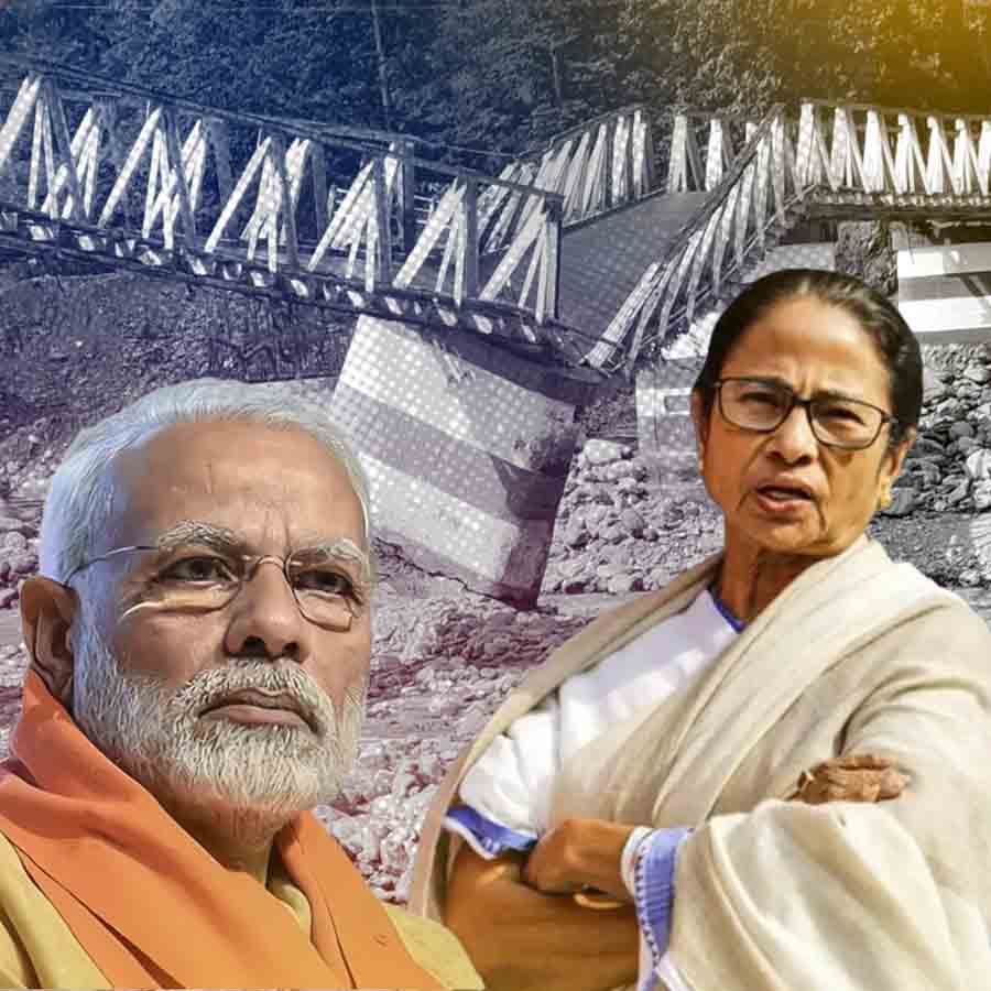 PM Modi posts on Nagrakata incident, Mamata Banerjee replies, Political battel erupts dgtl