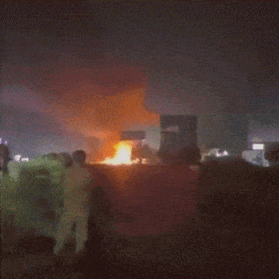 Truck carrying LPG cylinders caught flames after collision with tanker on Jaipur-Ajmer highway dgtl